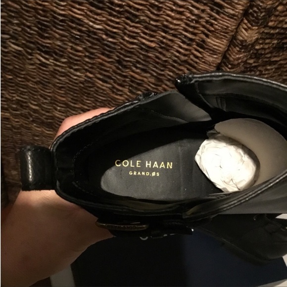 COLE HAAN - Picture 8 of 16